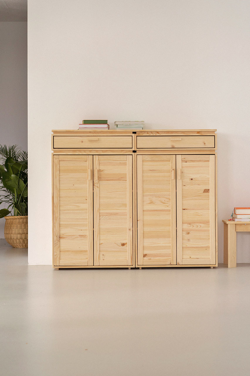 Imagen de ambiente 1 para:Armario bajo con cajones de madera natural